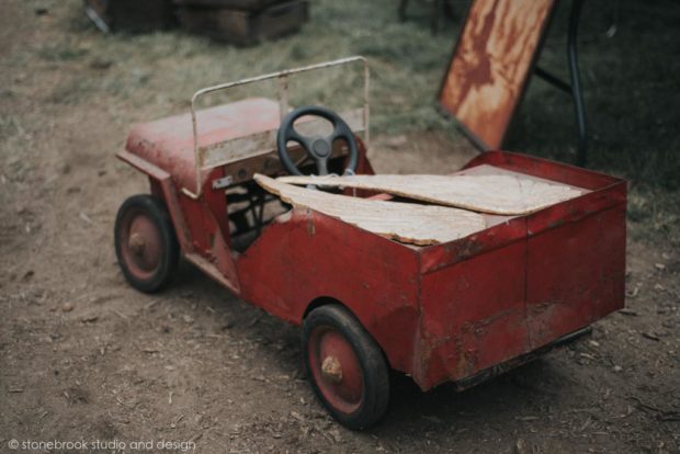 Brimfield Flea Market- Brimfield- Flea Market- Brimfield Antiques- Brimfield Antique Market- Brimfiled Massachusetts- Antiques